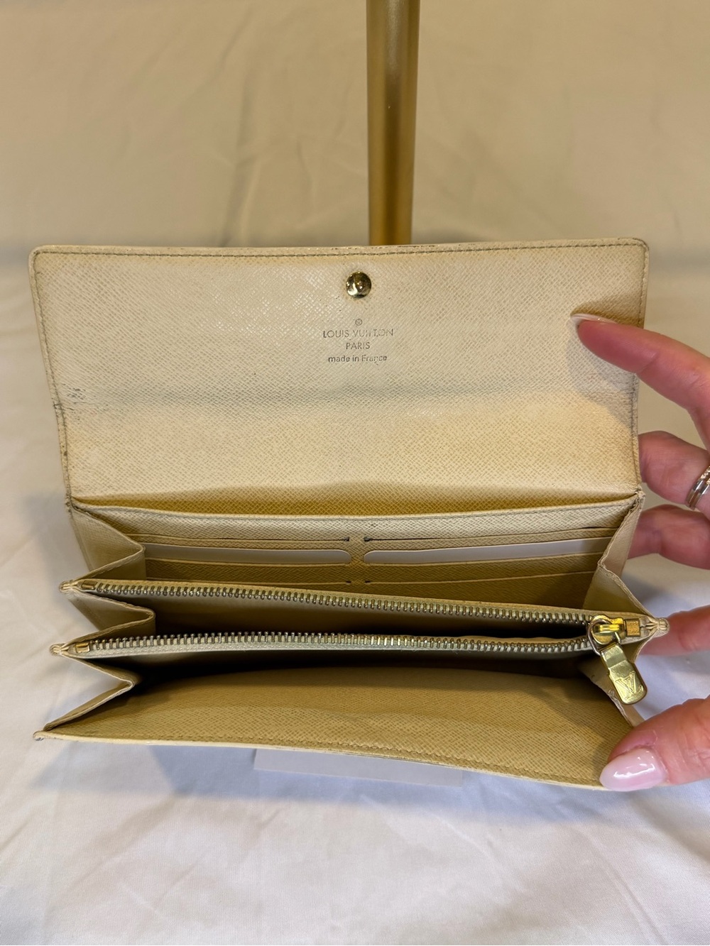 Louis Vuitton Damier Azur Sarah Wallet - Picture 8 of 10